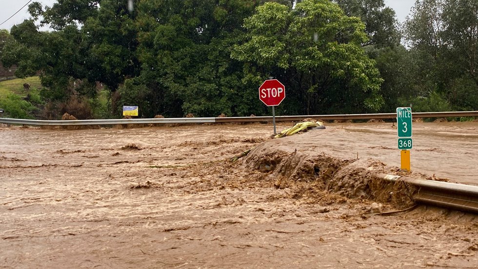Хаваи се соочува со најлошите поплави во последните 20 години, властите бараат евакуација