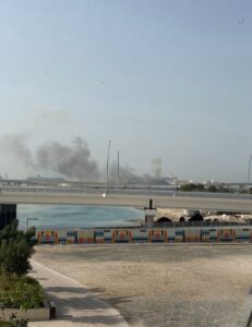 ВИДЕО: Нов бран ирански напади, погоден Абу Даби