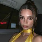 (Видео) Сите ѝ се потсмеваат на Емили Ратајковски по ревијата на „Гучи“: „Зошто оди како пијана?“