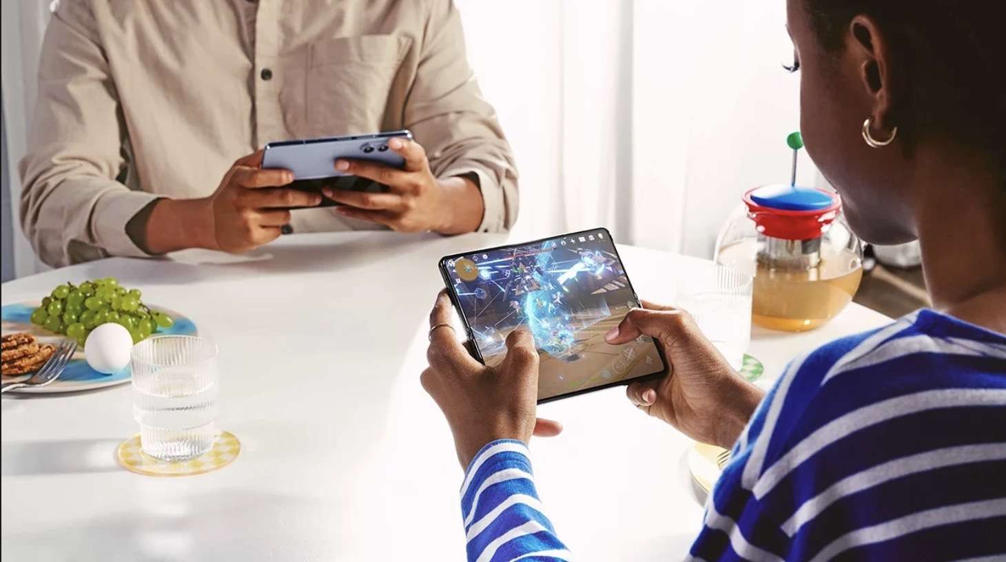 Популарноста на преклопните телефони ќе „експлодира“ оваа година: се очекува раст од 20%