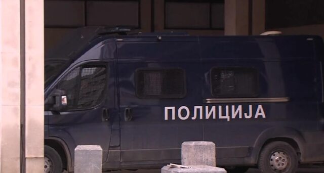 Пронајдени две починати лица во своите домови