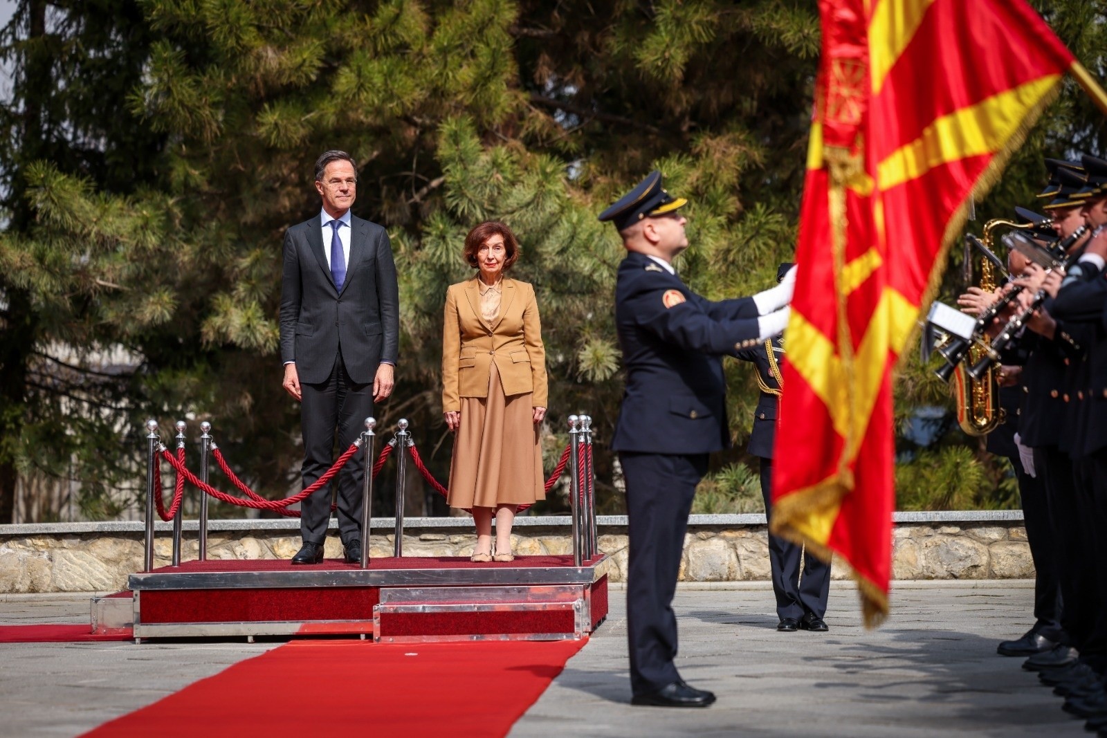 Руте вели дека е горд што ја избрал Шекеринска за заменичка