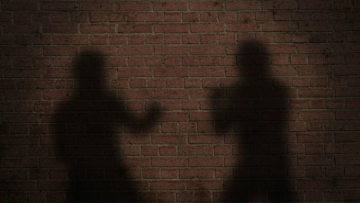 Жена се расправала со две деца, па била нападната