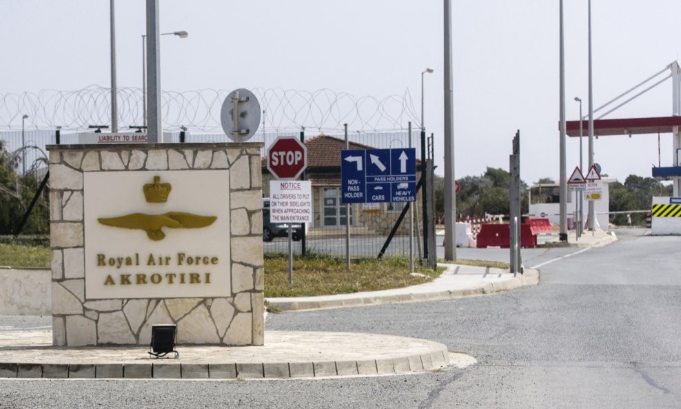 Кипар во состојба на готовност: Училиштата се затворени, евакуациите се во тек по иранскиот напад