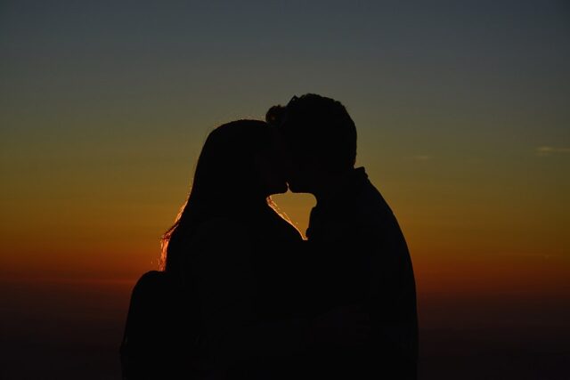 Љубовен хороскоп за април 2026 година: Девиците треба да обрнат внимание на важна работа, Водолиите ги очекува изненадување