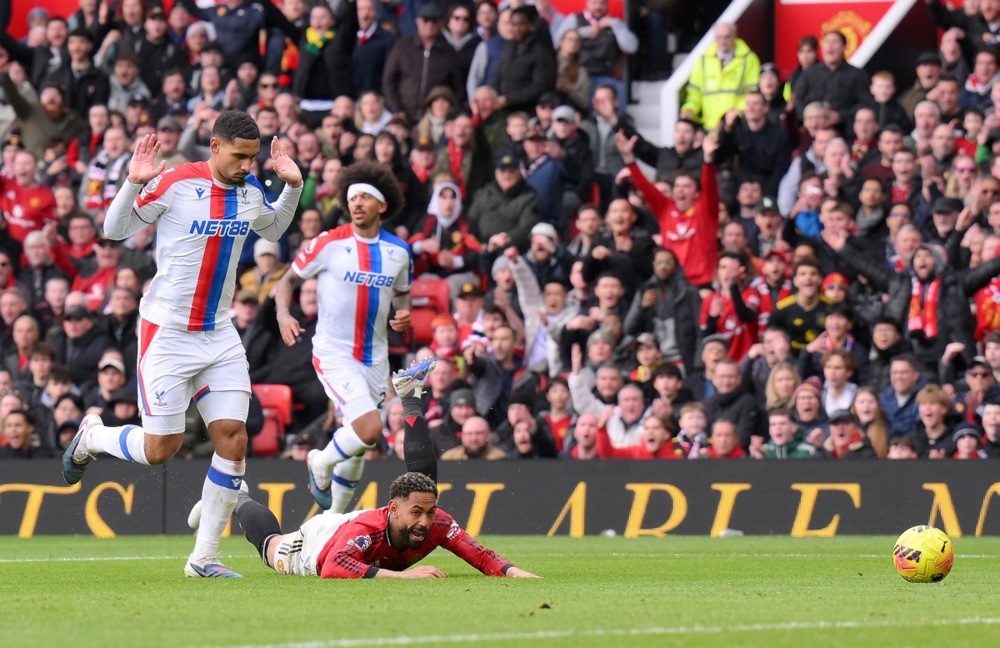 (Видео) Јунајтед по пресврт до победа, Тотенхем и Нотингем Форест тонат во бездната