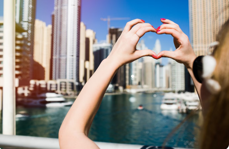 Руските и украинските проститутки во Дубаи се жалат: Војната ни ја намали работата, моравме да ги намалиме цените