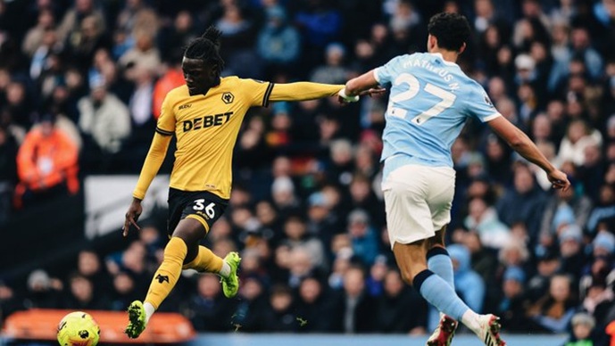 Пред две години играше во петта лига, се се поврзува со трансфер од 50 милиони во Манчестер јунајтед