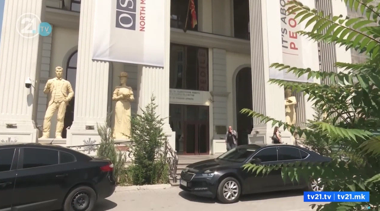 МНР активно работи на финализирање детали околу организацијата на комерцијален лет за евакуација на македонските државјани