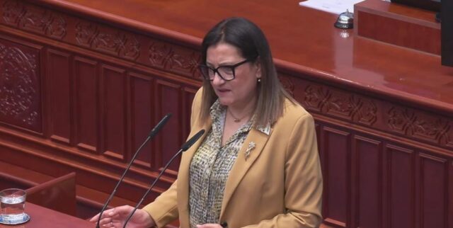 Тренчевска до Пренџов: Дали се уште ти е точна маичката со „Никогаш Северна, само Македонија“?