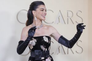 (Видео) Таа е на листата на најдобро облечени жени со причина: Креацијата е сон