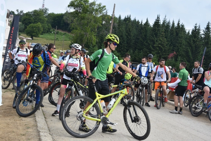 Велосипедска тура во сеќавање на жртвите и за поддршка на повредените во „Пулс“
