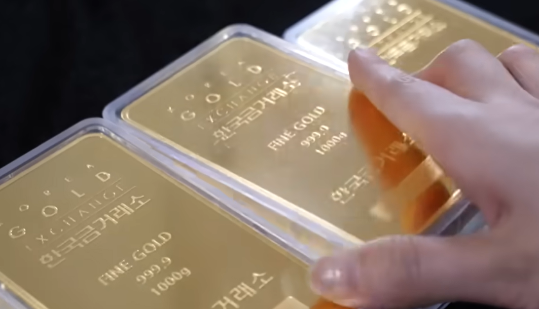 Дали златото се движи кон нов рекорден максимум?