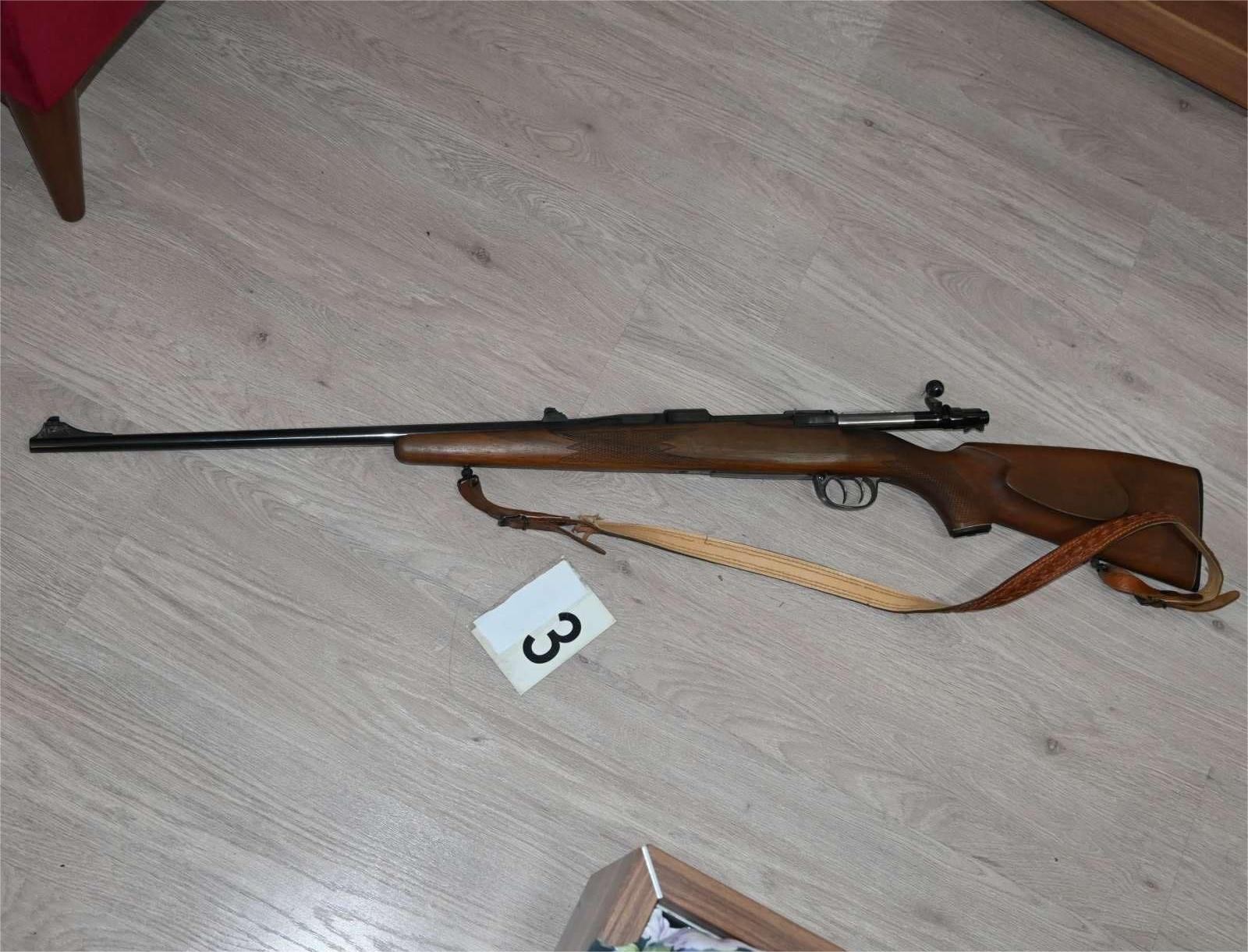 Уапсен уште еден тинејџер кој се заканувал дека ќе убива во средно училиште, пронајден е цел арсенал оружје