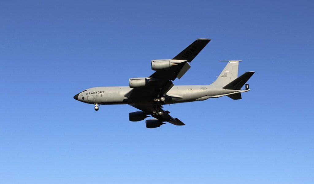 Американската војска потврди: Четири члена на екипажот загинале во пад на авион во Ирак