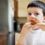 Научниците пронашле врска помеѓу преработената храна и понискиот IQ кај децата