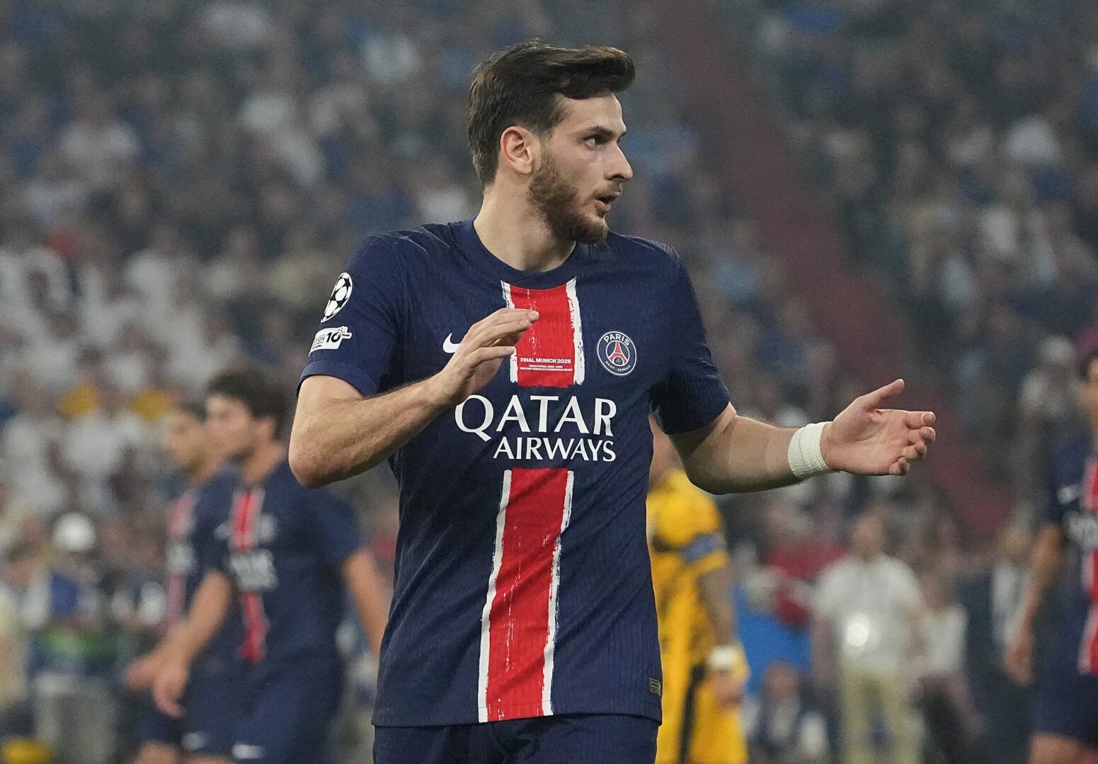 Арсенал се распрашува за Кварацхелија