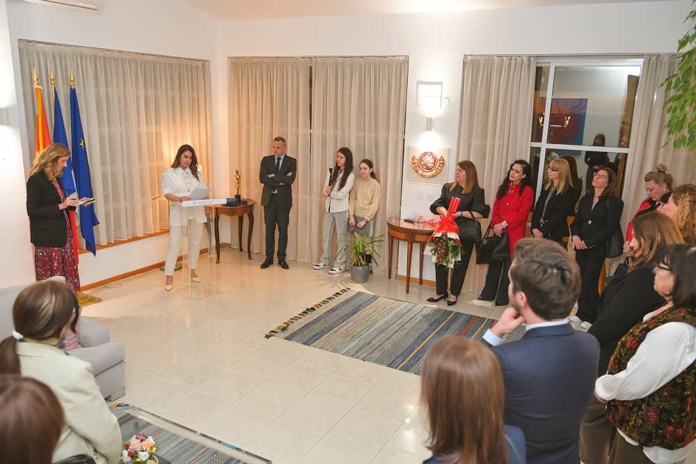 Орден за Билјана Димовска, професорка по француски јазик во „Корчагин“