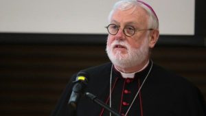 Архиепископот Пол Галахер повика на праведен и траен мир во Украина