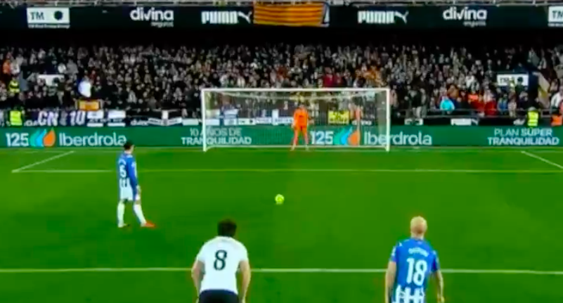 Димитриевски двапати совладан, Валенсија со магичен пресврт до победа (Видео)