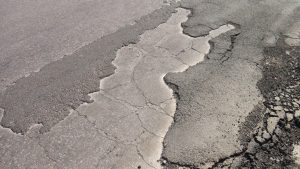 Санација или само крпење дупки? Кој дозволува ваква реконструкција?