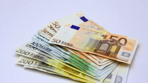 Жена во ОВР Гостивар пријавила кражба на 3.000 евра донирани за помош на сиромашни