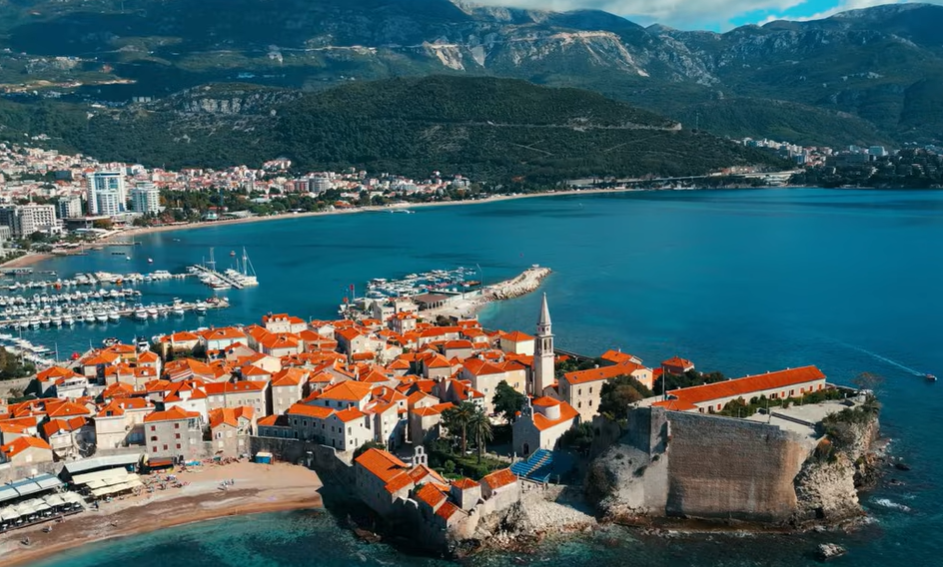 Сите одат во Хрватска: Колку сезонци се потребни во Будва?