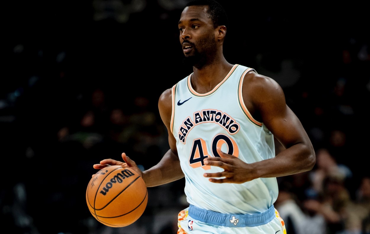 Неверојатно: НБА ѕвезда се повреди во спиење и прекина низа од 364 натпревари