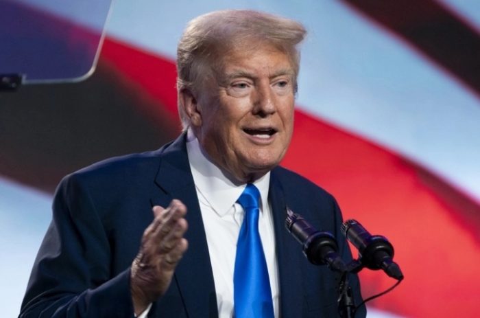 ТРАМП: Да бидам искрен со вас, најмногу сакам да ја земам нафтата во Иран, а некои луѓе во САД се глупави и ми велат зошто го правиш тоа?