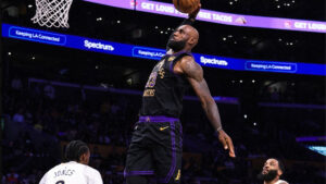 Блесок на тандемот Дончиќ – Леброн за победа на Лејкерс (ВИДЕО)