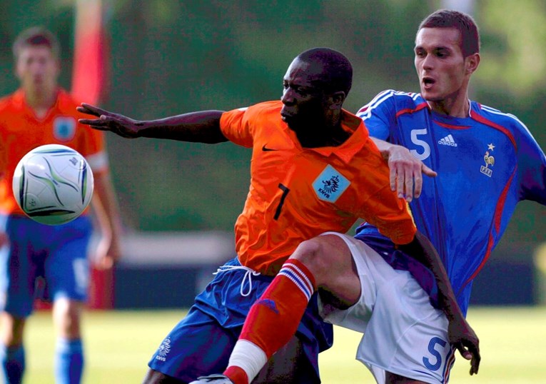 Поранешен холандски репрезентативец оди во затвор поради – перење пари!