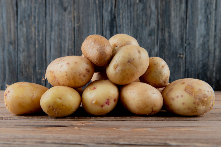 ВО ЕВРОПА ИМА ВИШОК КОМПИРИ: Кои четири земји се најоштетени?