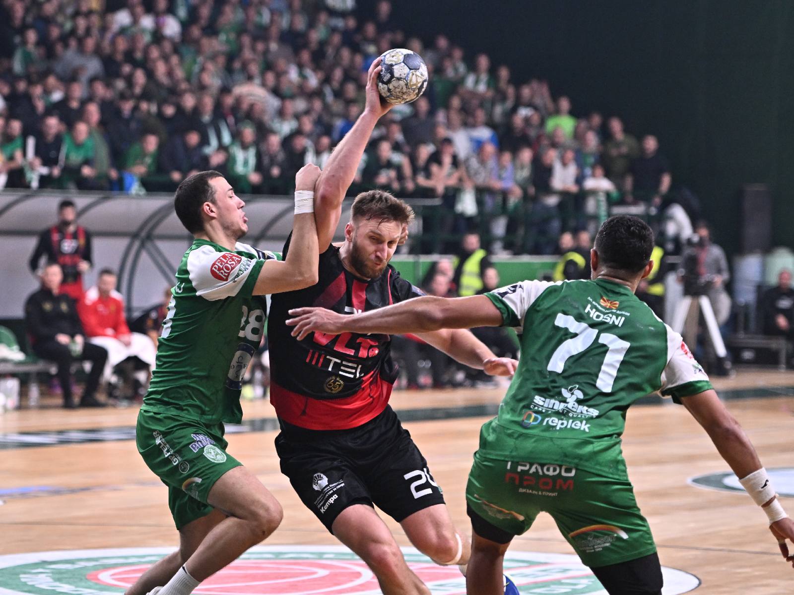 ДЕНЕСКА НА ТЕРЕНИТЕ: Македонско „Ел Класико“, шест меча од Купот на Македонија, двобој во Кавадарци…