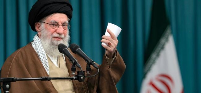 ИРАН ПОТВРДИ ДЕКА АЈАТОЛАХОТ ХАМНЕИ Е МРТОВ ПО НАПАДИТЕ НА САД И ИЗРАЕЛ