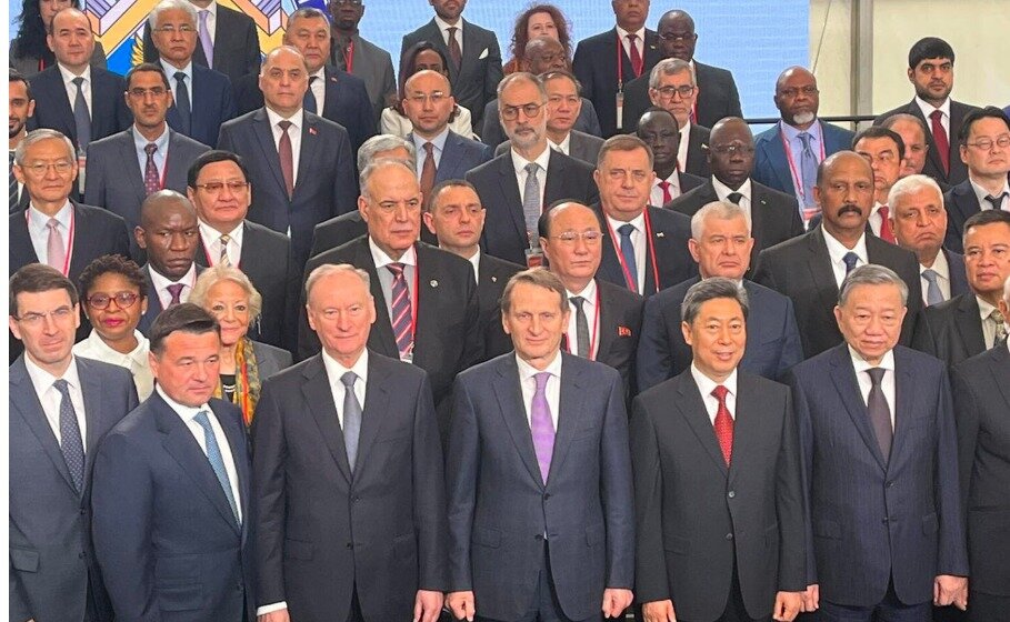 Кој е поблизок до Путин и Лукашенко: Марковски, Онишченко или вицепремиерот Стоиљковиќ?