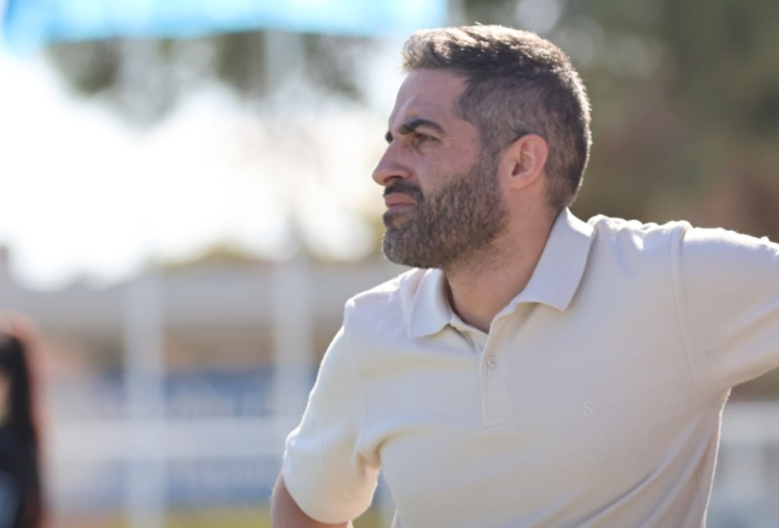 Селектор доби отказ, испраќал непристојни пораки на фудбалерките!