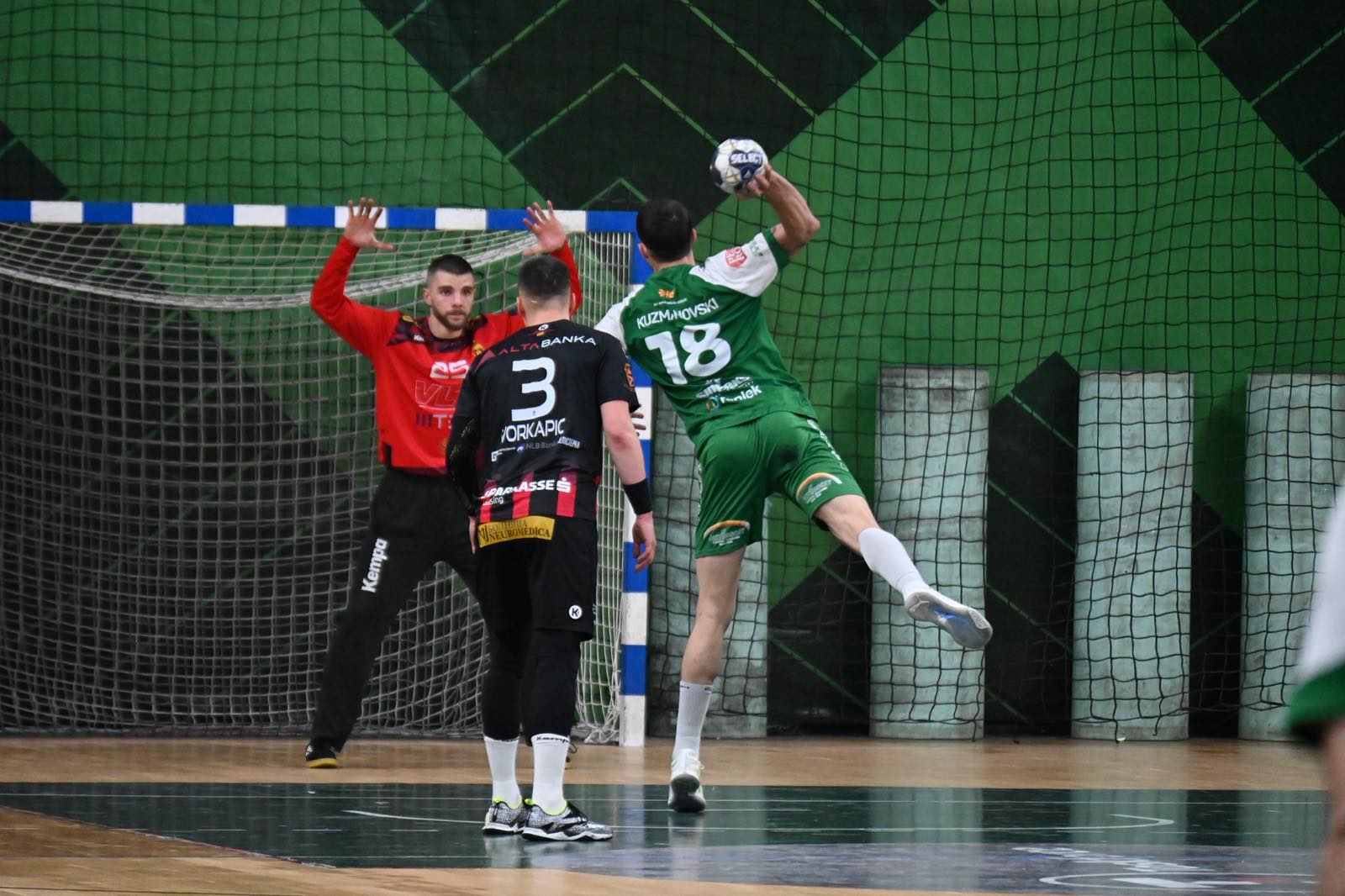 Еурофарм Пелистер води минимално на полувреме против Вардар