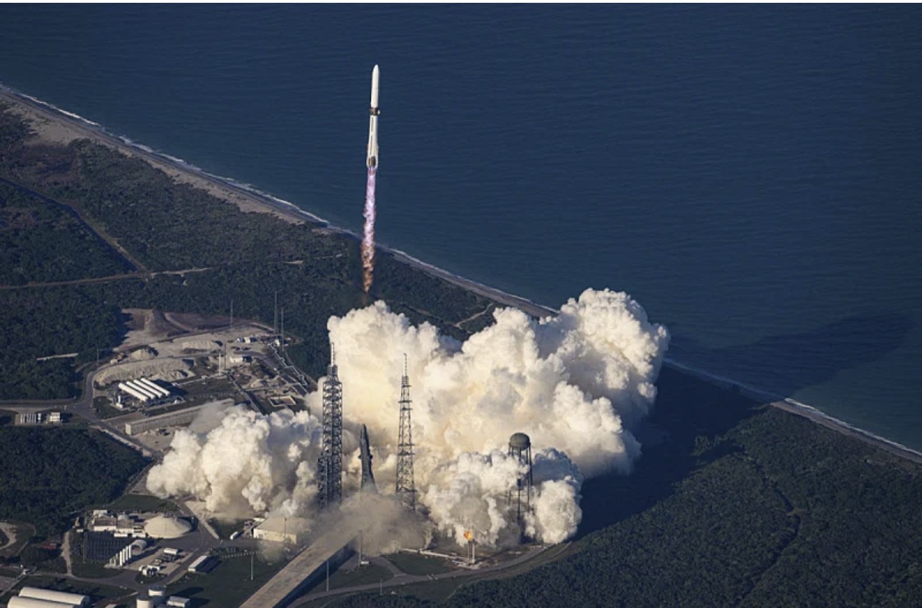 Blue Origin сака да постави центри за податоци за вештачка интелигенција во вселената