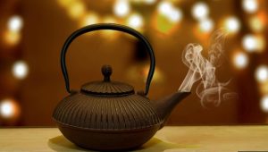 МИТ ИЛИ ВИСТИНА: Дали пиењето топла вода е навистина добро за здравјето?