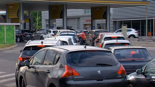 Се прави ли вештачка нафтена „криза“ и кој „лови“ профити – домашните горива ни ги купуваат странци !