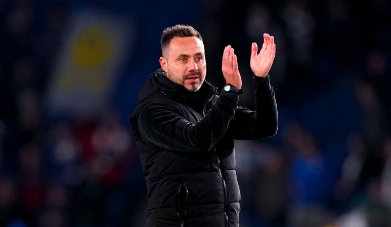 Тотенхем го убедува Роберто Де Зерби веднаш да седне на клупата, по разделбата со Тудор