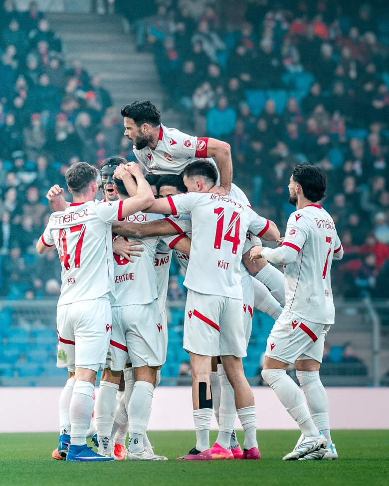 Фудбалско чудо од Швајцарија: Тун од втора лига во прва и сега е пред титула