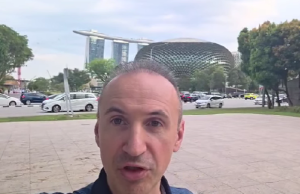 Маестро Симон Трпчевски се враќа на сцената на Singapore Symphony