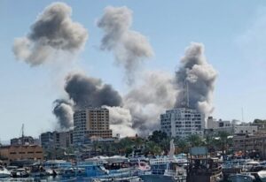 ВИДЕО: Израел жестоко удира на Иран и Либан, Иранците одговраат со напади на заливските земји
