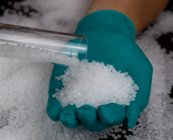 Војната создаде проблем со нафтата, но тоа не е единствената цена што треба да се плати