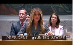 (ВИДЕО) МЕЛАНИЈА ТРАМП НАПРАВИЛА НЕШТО ШТО НИТУ ЕДНА ПРВА ДАМА НЕ ГО НАПРАВИЛА ПРЕД НЕА: „Голема срамота и лицемерие“
