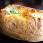 Предлог за ручек: Полнети компири со мелено месо и кашкавал