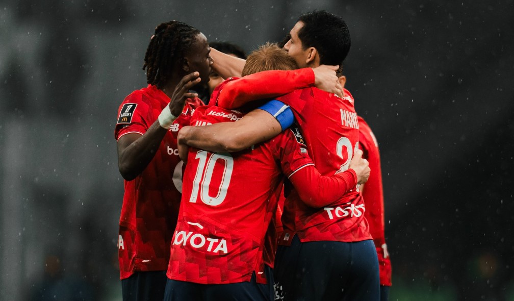 Ветераните Муние и Жиру го урнаа Марсеј (ВИДЕО)