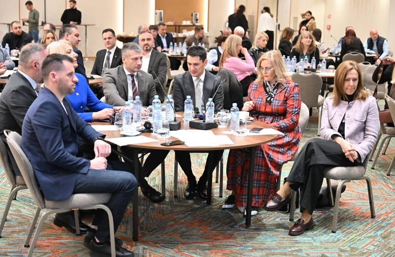 Перински: Започна консултативниот процес за унапредување на меѓуопштинската соработка