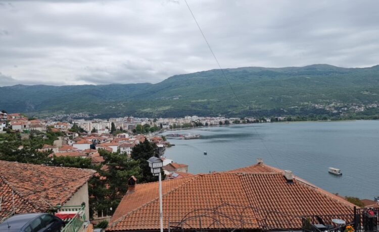 Сопственик на хотел во Охрид пријавил дека на гостин од Јужна Кореја му се одземени пари од лице од Косово со кого биле сместени во иста соба